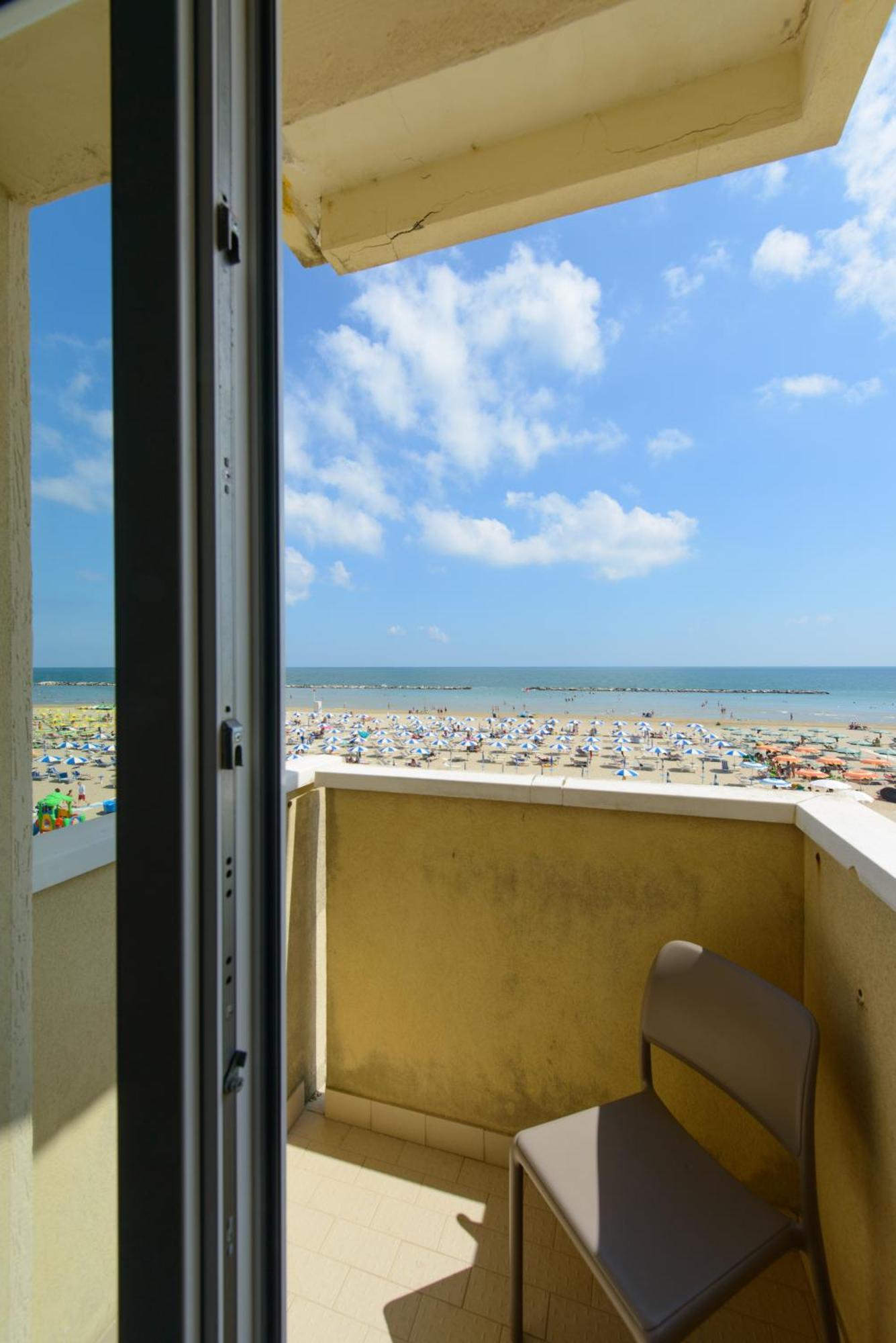 Nautic Beach Hotel Rímini Exterior foto