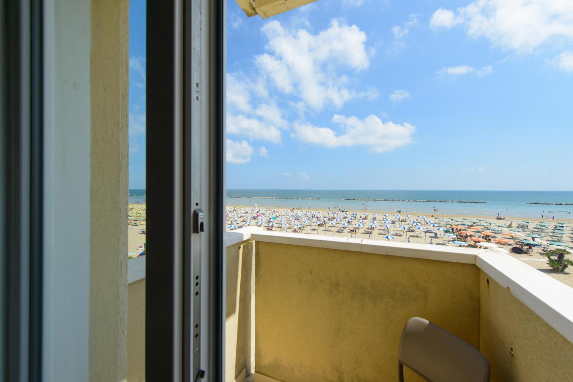 Nautic Beach Hotel Rímini Exterior foto